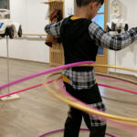 Beate Weirather begeistert beim Internationalen Picknick in Leutkirch: Hula-Hoop für Jung und Alt